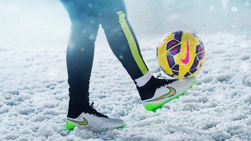 Зимний футбол: экипировка для игры в холод– Культура Футбола