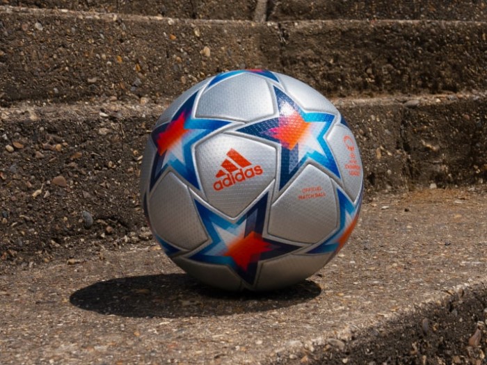 Мяч Лиги чемпионов 2022 для женщин